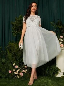 SHEIN Maternity Guipure Lace Top & Mesh Overlay Cami Dress -Curated Swimwear 1680230135ebc2ab05f20fbc4f5c5289b5fcd89f71 thumbnail 405x552