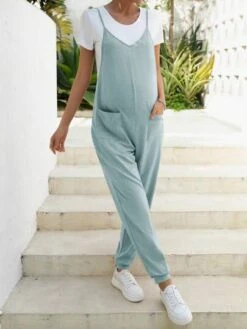 SHEIN Maternity Solid Dual Pocket Overall Jumpsuit Without Tee -Curated Swimwear 168113775765391b75588f397e8e87eac324b3ab31 thumbnail 405x552