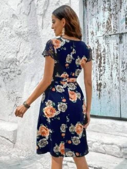 EMERY ROSE Floral Print Contrast Lace Belted Dress