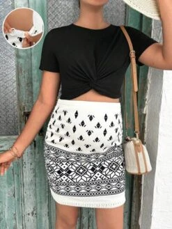 SHEIN Maternity Twist Hem Crop Tee & Adjustable Waist Geo Print Skirt