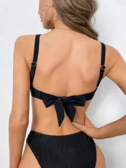 SHEIN DD+ Twist Front Bikini Top